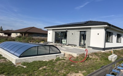 Nízké zastřešení bazénu 3R v antracitu